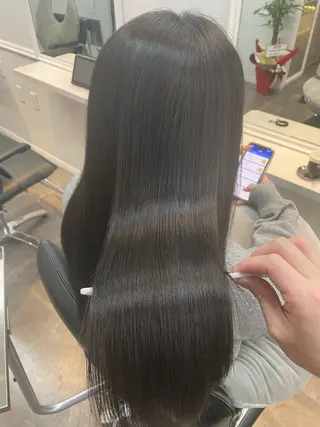 セミロング ナカムラ イヅミのヘアスタイル