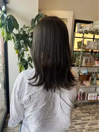 カラー 佐野 岬のヘアスタイル