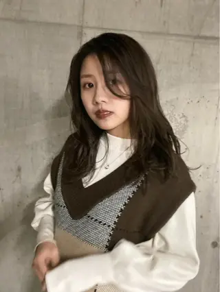 セミロング フラウヘアデザイン所属・大田 留衣のヘアスタイル