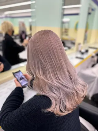 ロング カラー ハイトーンカラー 🦄レイヤーカットのヘアスタイル