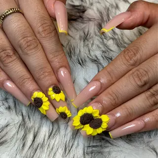 ネイル nail salon  DIA所属・出羽 奈津季のネイルデザイン