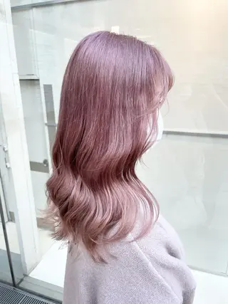 セミロング カラー 🩵ハイトーン 美咲🩵のヘアスタイル