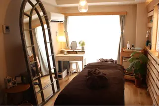 vallée de loqua所属・ヴァレドロクア RINAのエステ・リラクイメージ