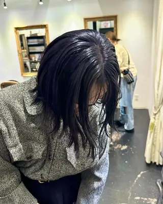 ミディアム REAL 心斎橋所属・ブリーチ/ベージュ /デザイン/ナツミのヘアスタイル