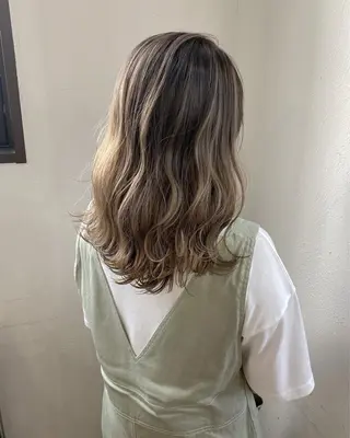 セミロング 榎園 由美のヘアスタイル