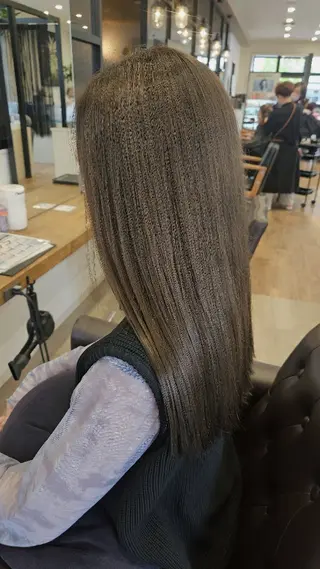 ロング カラー 関口 友菜のヘアスタイル