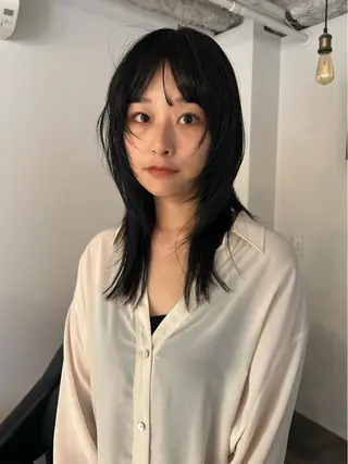 セミロング カラー Loom.所属・村上雅人 ナチュラルモードのヘアスタイル