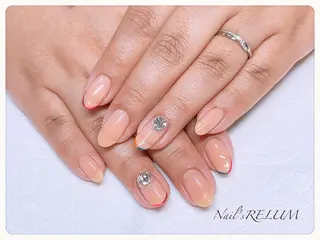 ネイル THECOLORS所属・近貞 莉奈のネイルデザイン