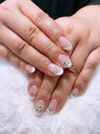 ネイル The Best Beauty受付担当のヘアスタイル