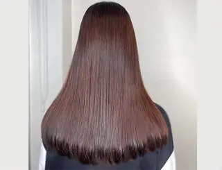 ロング 吉田 桃香のヘアスタイル