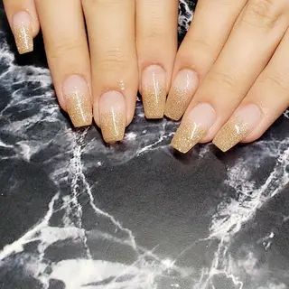 ミディアム ネイル クロキ 。のネイルデザイン