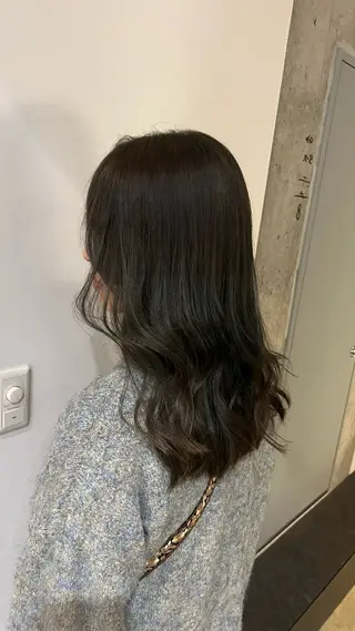 ロング カラー 三宅 凜佳のヘアスタイル