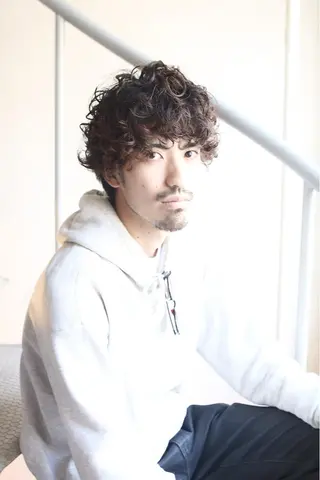 ミディアム カラー パーマ メンズ W_SALON ［触れたくなる艶髪］のヘアスタイル