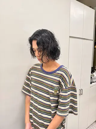 ミディアム パーマ ヘアアレンジ メンズ 顔まわりカット の達人のヘアスタイル