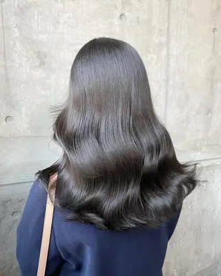 カラー 池中 艶華のヘアスタイル