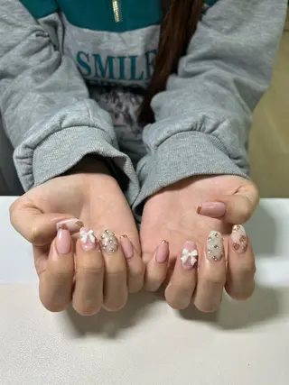 ネイル コウ ヨウのネイルデザイン