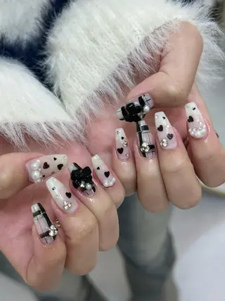 ネイル Elegancia. Hiromiのネイルデザイン