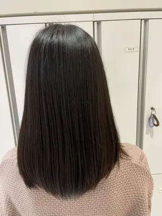 ミディアム 赤み消し艶カラー・ 透明感カラー×美髪のヘアスタイル