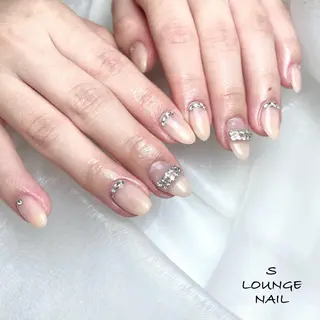 ネイル S LOUNGE NAIL所属・パーツたくさん🍓 SUMIのネイルデザイン