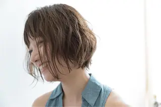 ショート カラー robe所属・ツジガキ ユウスケのヘアスタイル