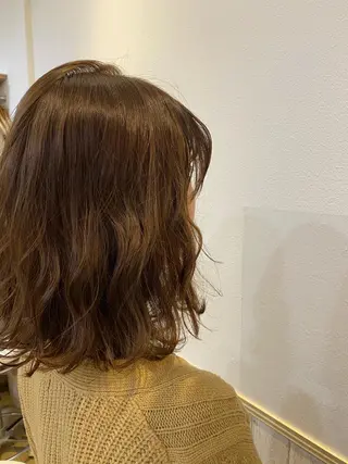 ロング カラー ヘアアレンジ 厚地 伽寧のヘアスタイル