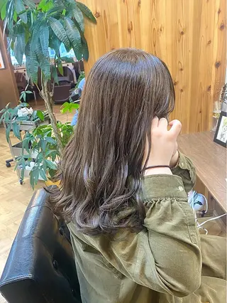 セミロング カラー パーマ ヘアアレンジ ハル🌸柔色/ ブリーチなし/艶髪のヘアスタイル