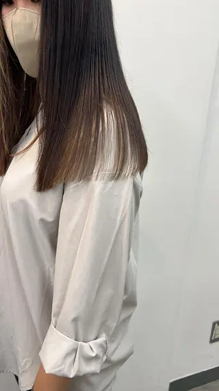 セミロング uka スタイリスト 楠本紗己のヘアスタイル