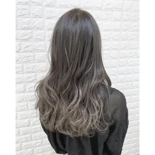 カラー 高木 麻知子のヘアスタイル
