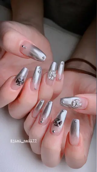 ネイル JINI NAIL所属・ジニ ネイルのネイルデザイン