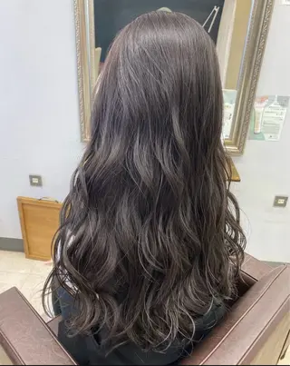 ロング カラー Crescere所属・小島 凜のヘアスタイル