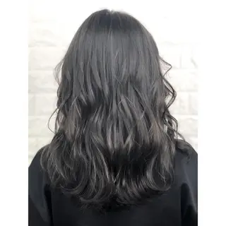 ミディアム カラー KIZU 髪質改善 怪談を語る美容師のヘアスタイル