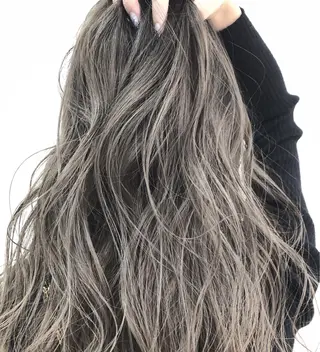 ロング カラー 加藤 利基のヘアスタイル