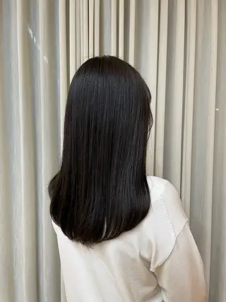 セミロング カラー ヘアアレンジ mina / 透明感ベージュカラーのヘアスタイル