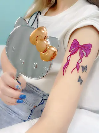 。 Omiのネイルデザイン