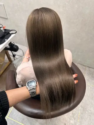 セミロング カラー ヘアアレンジ yuuto🌈 冬の透け感カラーのヘアスタイル