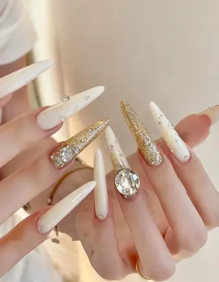 ネイル 桃山 莉緒のネイルデザイン