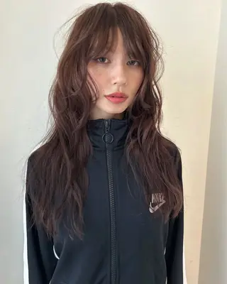 ロング カラー Loom.所属・村上雅人 ナチュラルモードのヘアスタイル