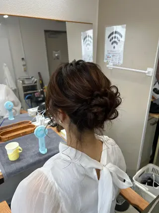 セミロング ヘアアレンジ 山室 敬義のヘアスタイル