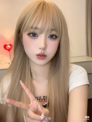 ロング カラー ハイトーンカラー 🦄レイヤーカットのヘアスタイル