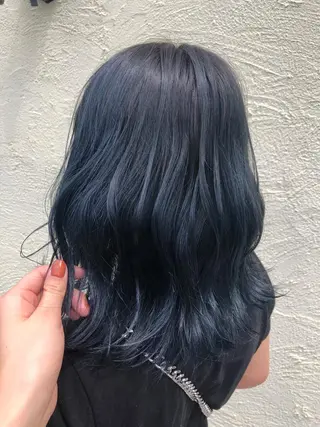 カラー ヤナギウチ エリカのヘアスタイル