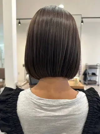 ショート カラー 白髪ぼかしハイライト レイヤー川口　元気のヘアスタイル