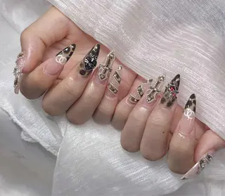 ネイル Lee Nailsのネイルデザイン