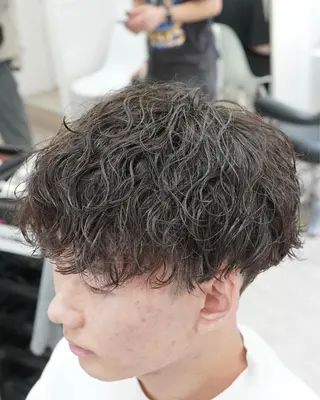 ショート パーマ メンズ ✨️ツイスパ波巻き特 化小杉澪生✨️のヘアスタイル