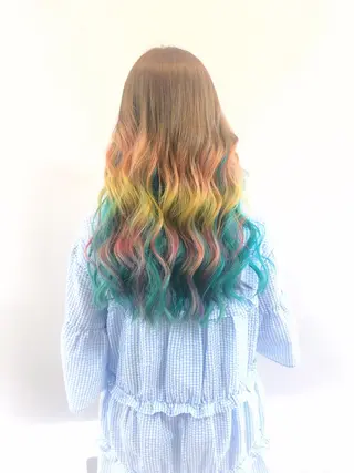 ロング カラー パーマ ヘアアレンジ 推し活専用 【派手髪】飯野ゆかりのヘアスタイル