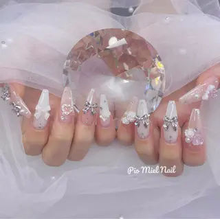 セミロング momo 長さだしのネイルデザイン