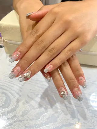 ネイル Nest 岩崎のネイルデザイン