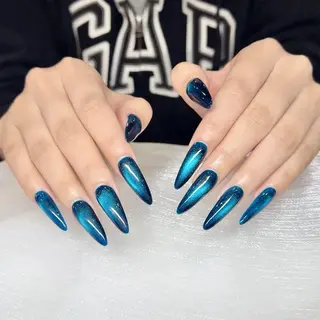 ネイル MQueen ネイルサロンマルのネイルデザイン