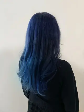 カラー ICHINA🦋寒色 /青髪/艶髪/大船のヘアスタイル