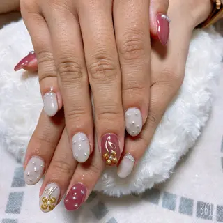 ネイル The Best Beauty受付担当のヘアスタイル