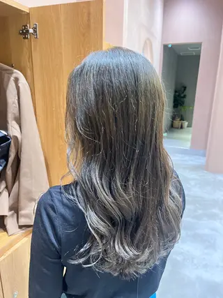 ロング カラー 阿久津真衣 似合わせカットのヘアスタイル